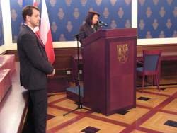 przemawia prof. M. Kwiecie�