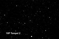 Kometa 10P Tempel 2 (w �rodku zdj�cia)